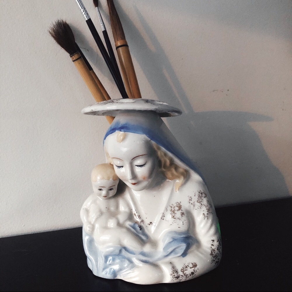 Ceramic Mother and Child Brush Holder - Blue and White